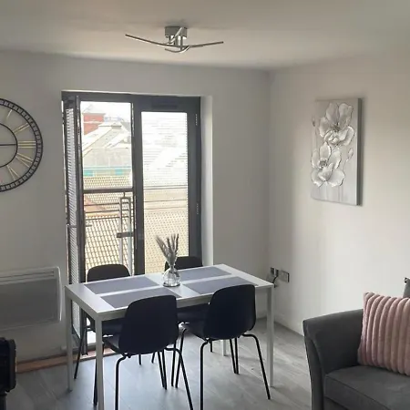 2 Bed Modern Apartment Swansea Exterior photo