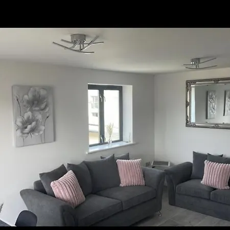 2 Bed Modern Apartment Swansea Exterior photo