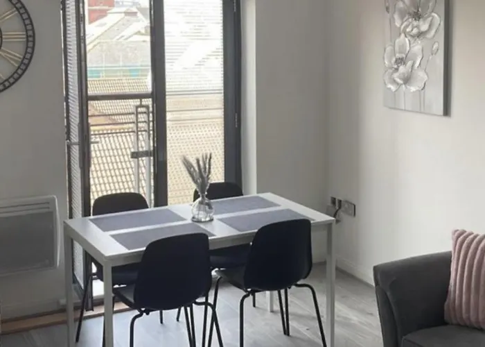 2 Bed Modern Apartment