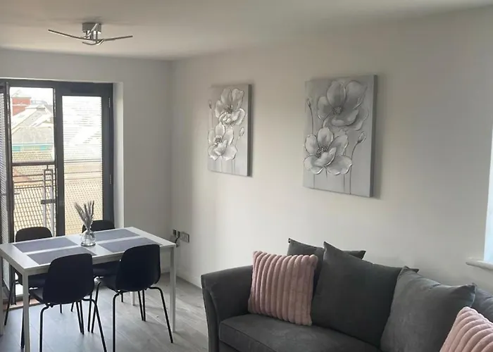 2 Bed Modern Apartment