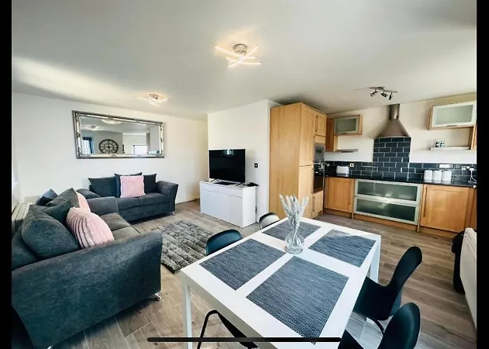 2 Bed Modern Apartment